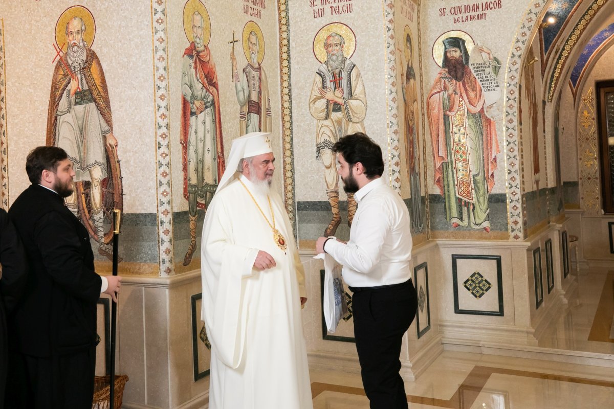 Naşterea Domnului vestită prin colinde la Reşedinţa Patriarhală 238935