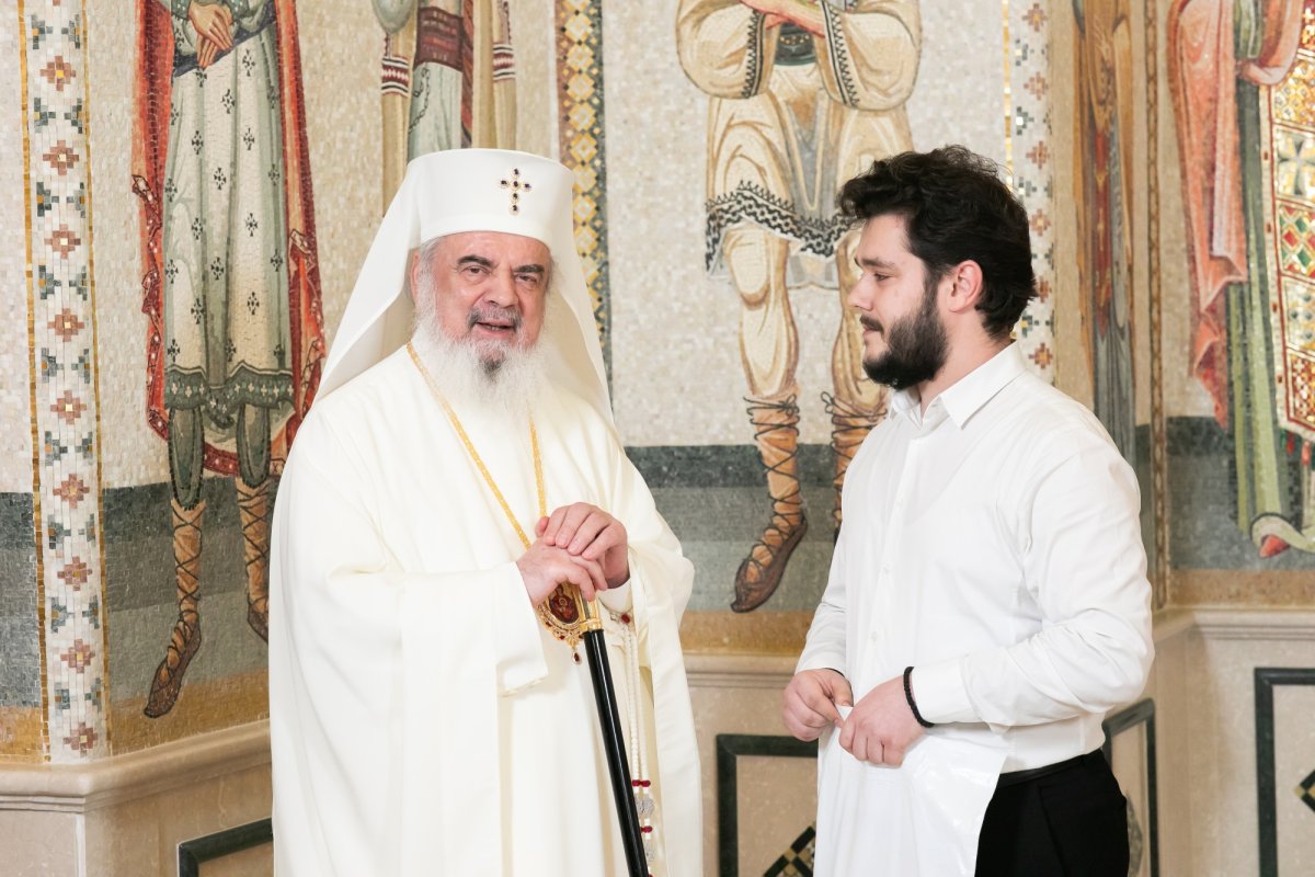 Naşterea Domnului vestită prin colinde la Reşedinţa Patriarhală 238936