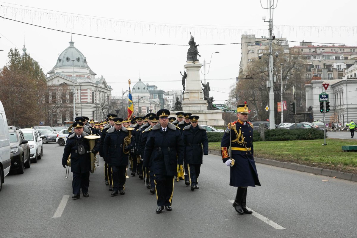 Popas de rugăciune și pomenire în Piața Universității 238768