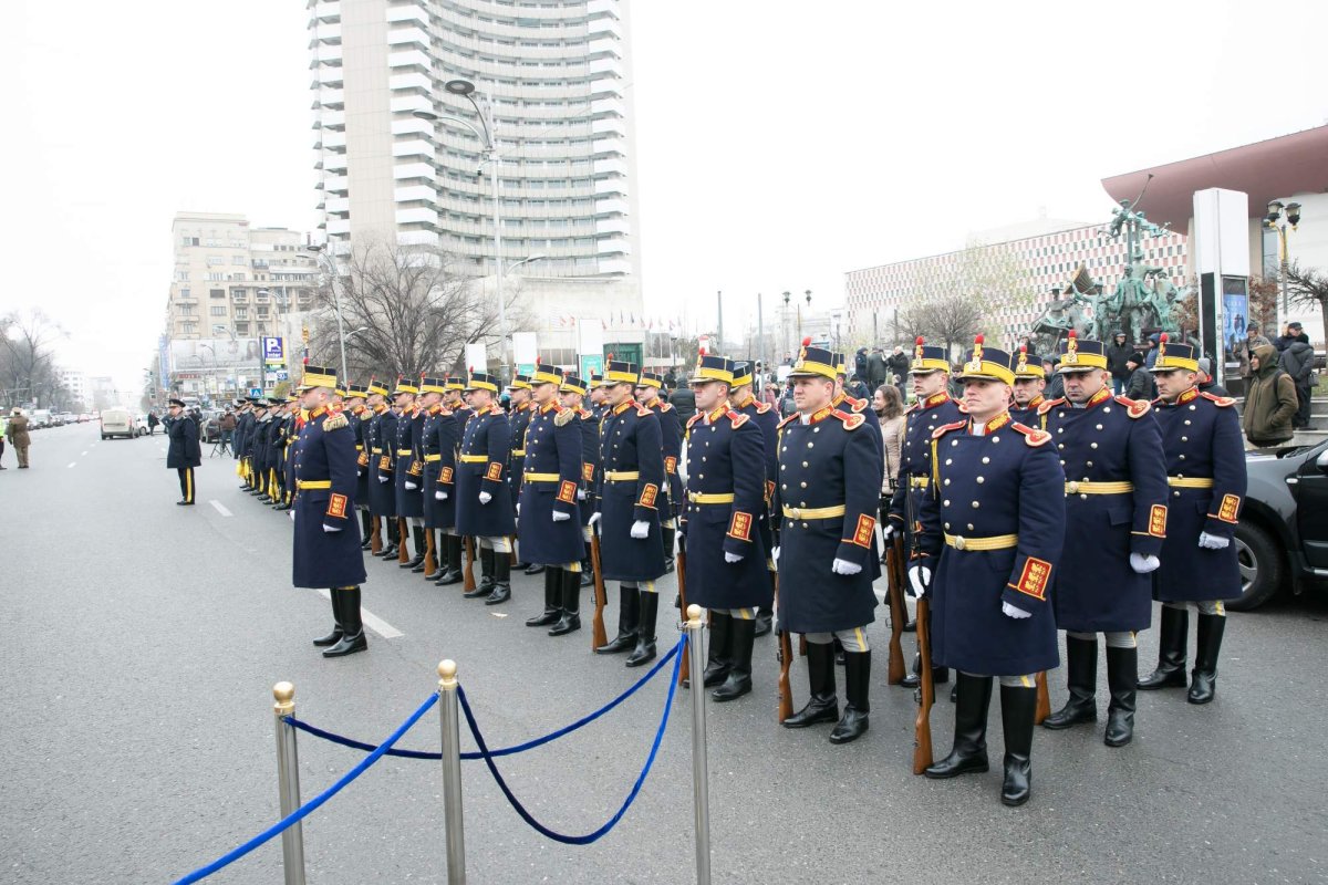 Popas de rugăciune și pomenire în Piața Universității 238777