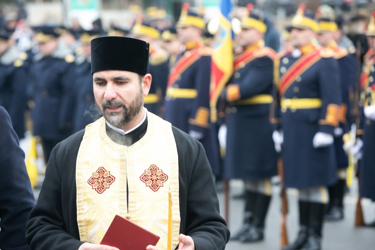 Popas de rugăciune și pomenire în Piața Universității 238785