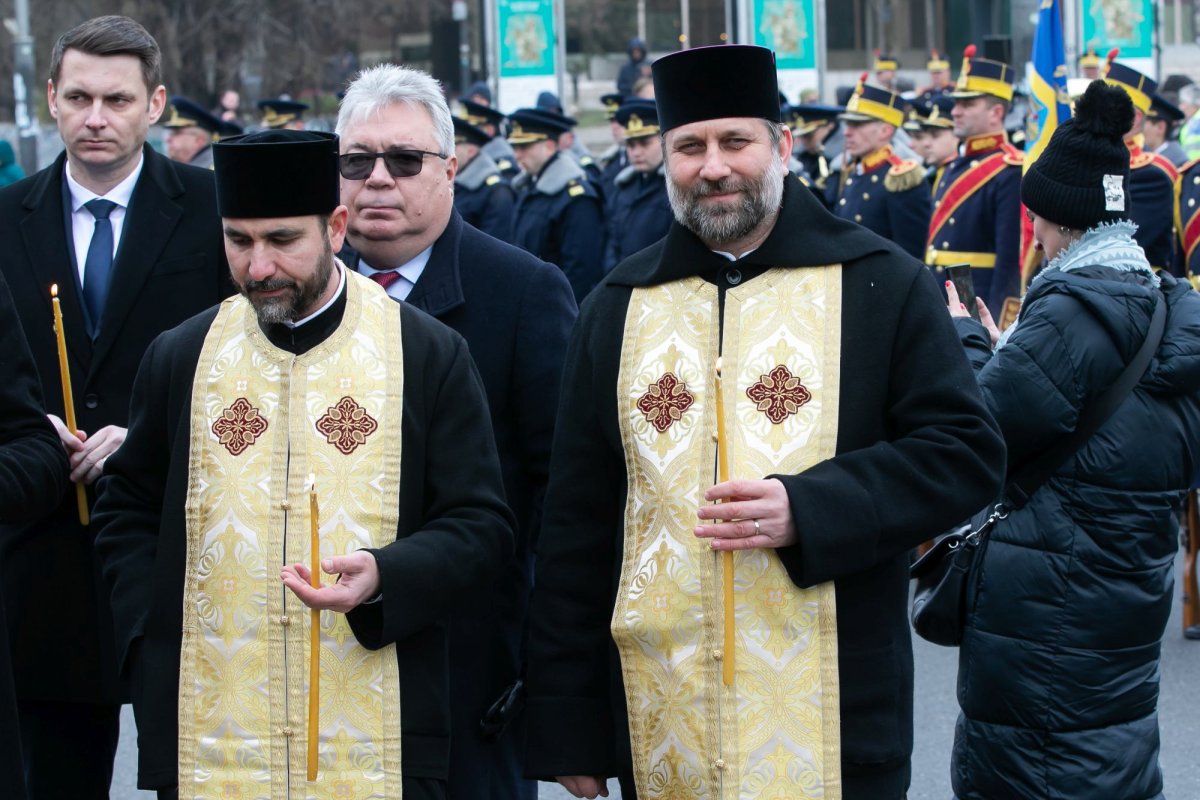 Popas de rugăciune și pomenire în Piața Universității 238797