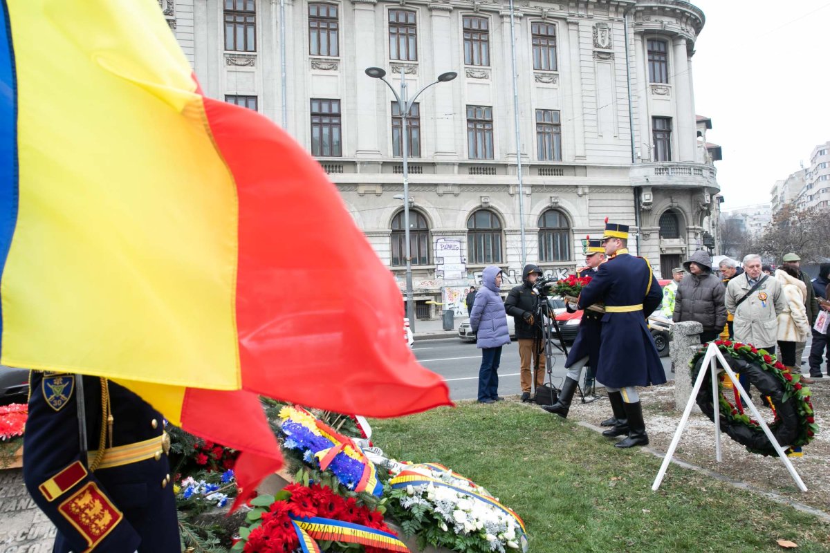 Popas de rugăciune și pomenire în Piața Universității 238808