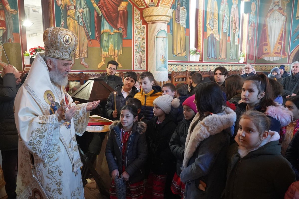 Sărbătoare pentru copiii de la un centru gălățean 238833