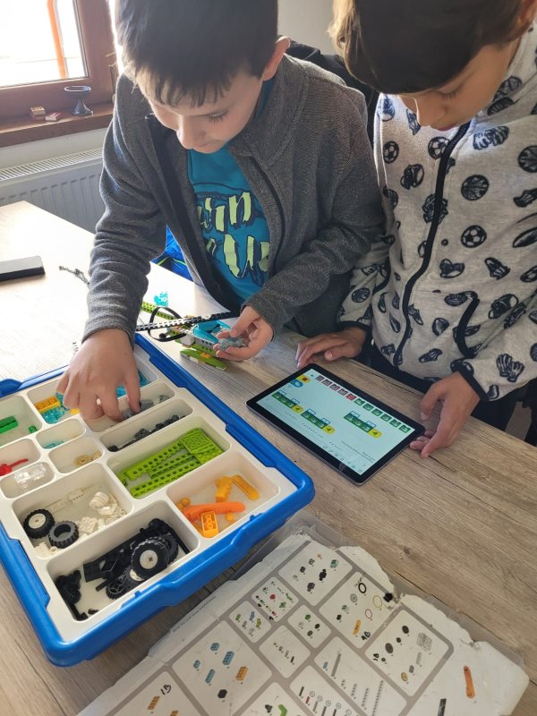 Activități de robotică pentru copii în orașul Victoria, județul Brașov 238956