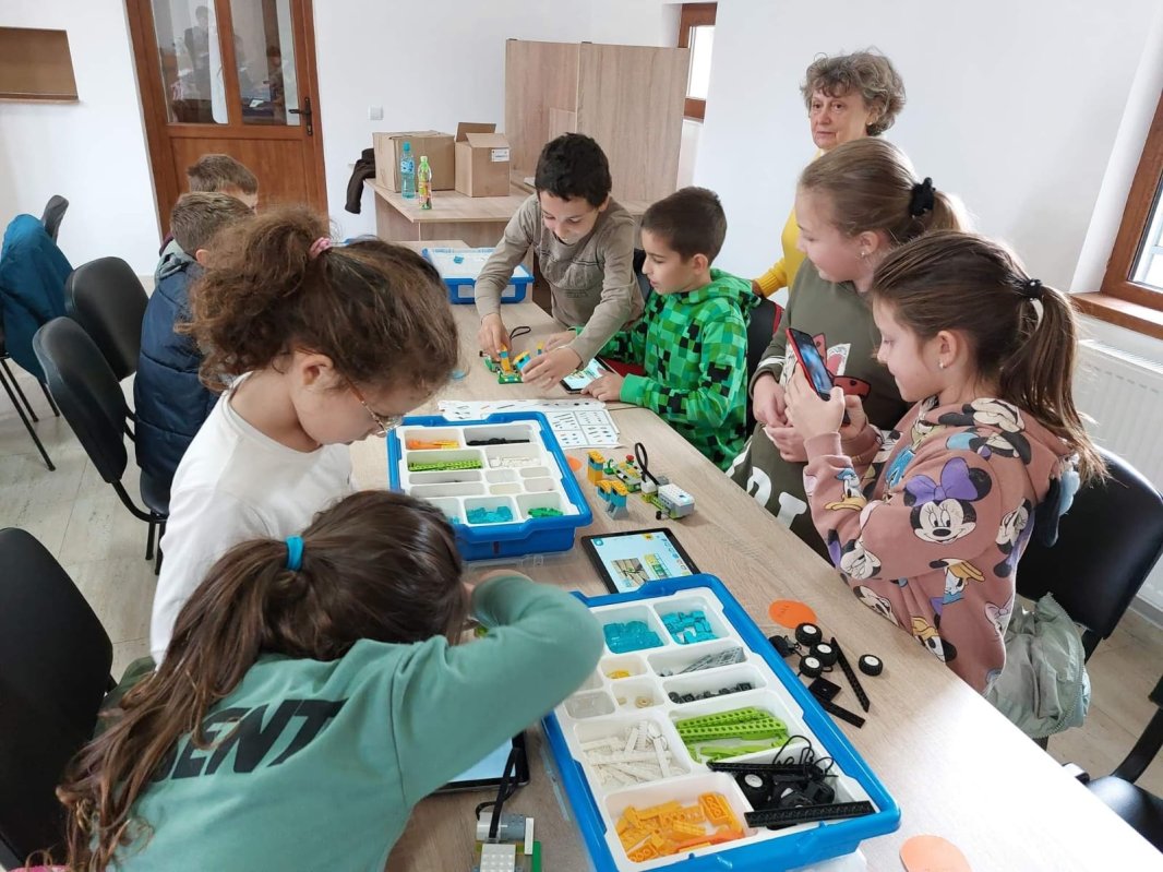 Activități de robotică pentru copii în orașul Victoria, județul Brașov 238957