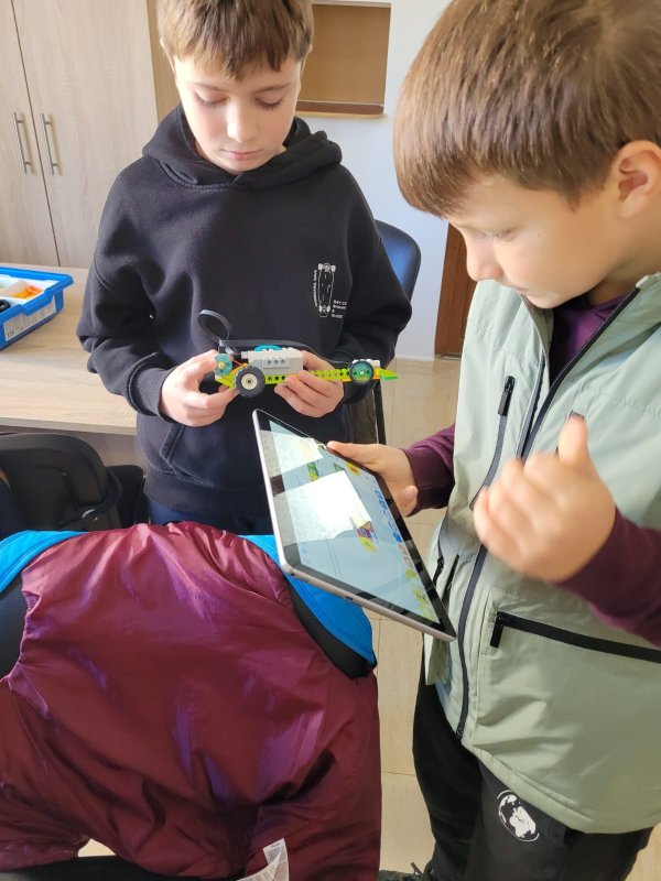 Activități de robotică pentru copii în orașul Victoria, județul Brașov 238959