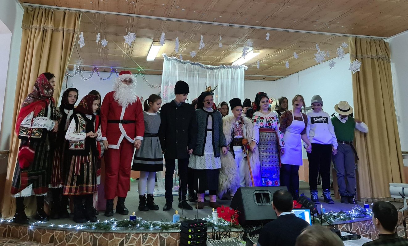 O serbare a bucuriei Crăciunului și a dragostei de copii 238848