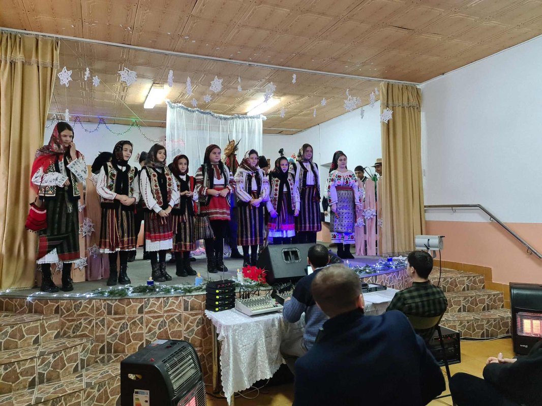 O serbare a bucuriei Crăciunului și a dragostei de copii 238851