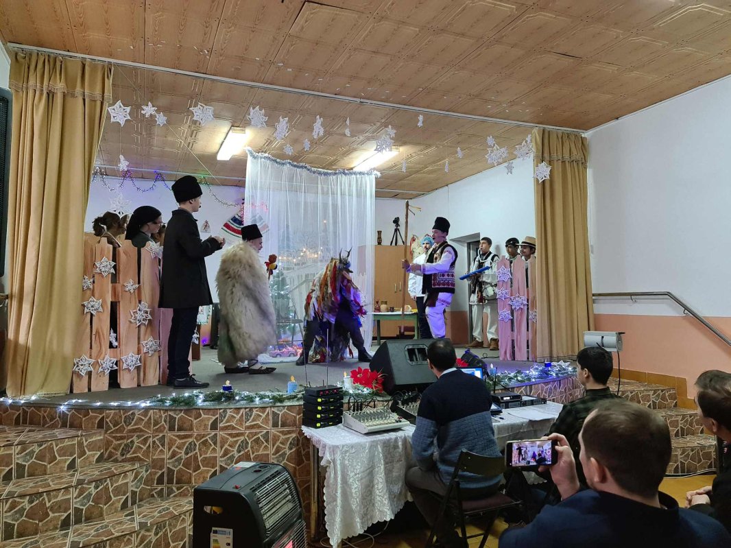 O serbare a bucuriei Crăciunului și a dragostei de copii 238852