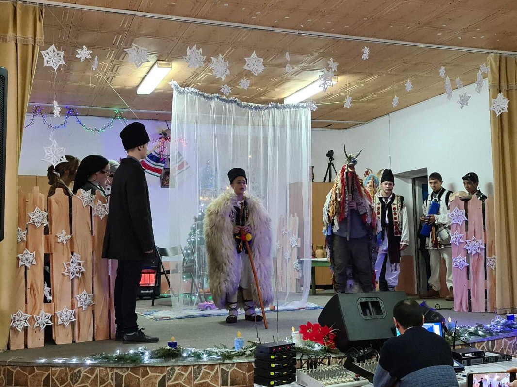 O serbare a bucuriei Crăciunului și a dragostei de copii 238856