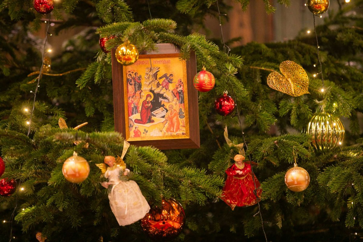 Parastas pentru eroii Revoluţiei române la Catedrala Patriarhală 238967