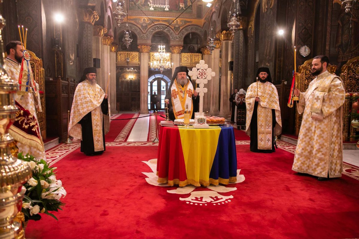 Parastas pentru eroii Revoluţiei române la Catedrala Patriarhală 238974