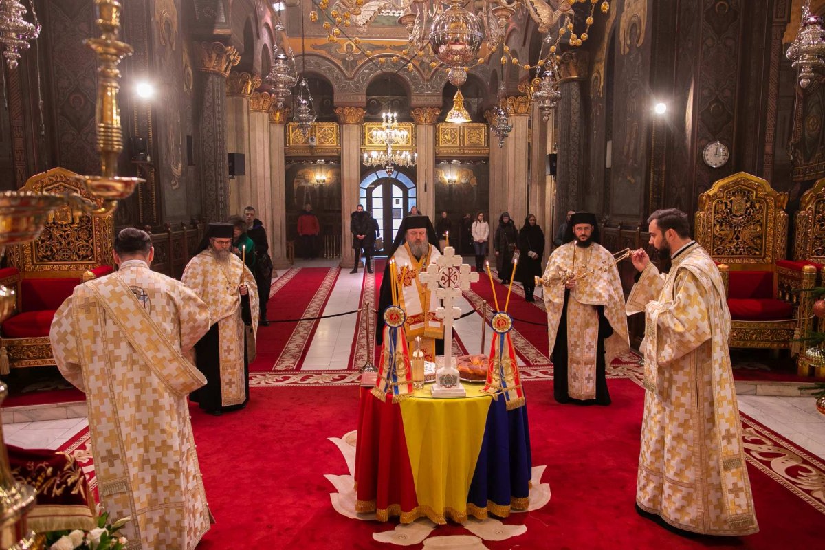 Parastas pentru eroii Revoluţiei române la Catedrala Patriarhală 238985