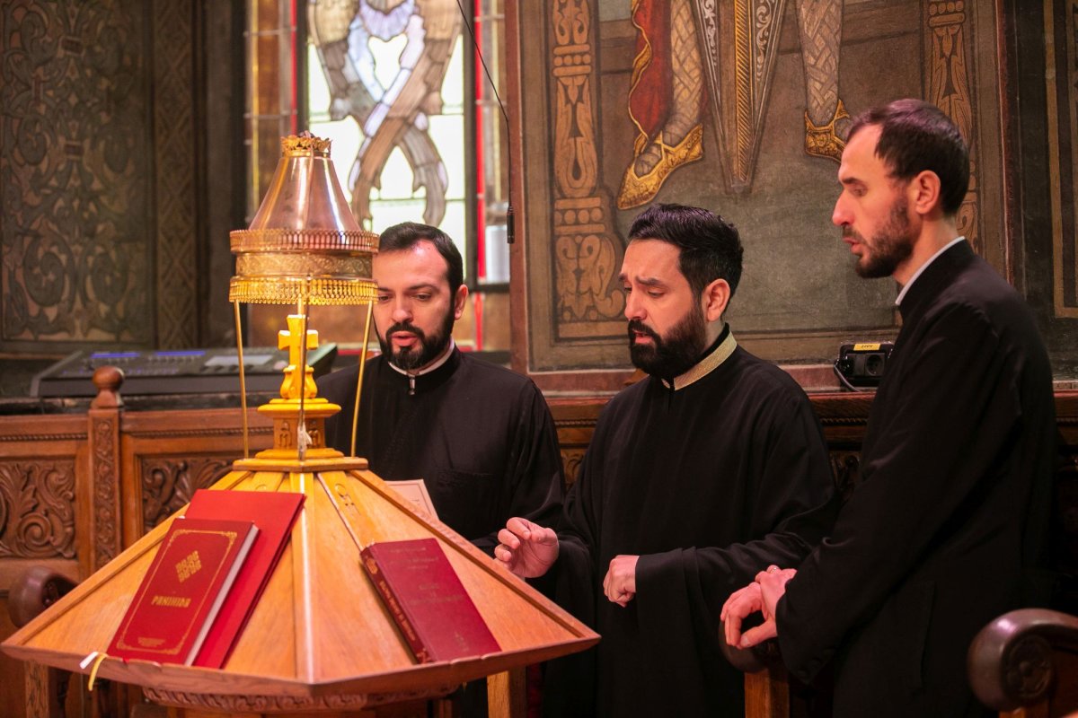 Parastas pentru eroii Revoluţiei române la Catedrala Patriarhală 238993