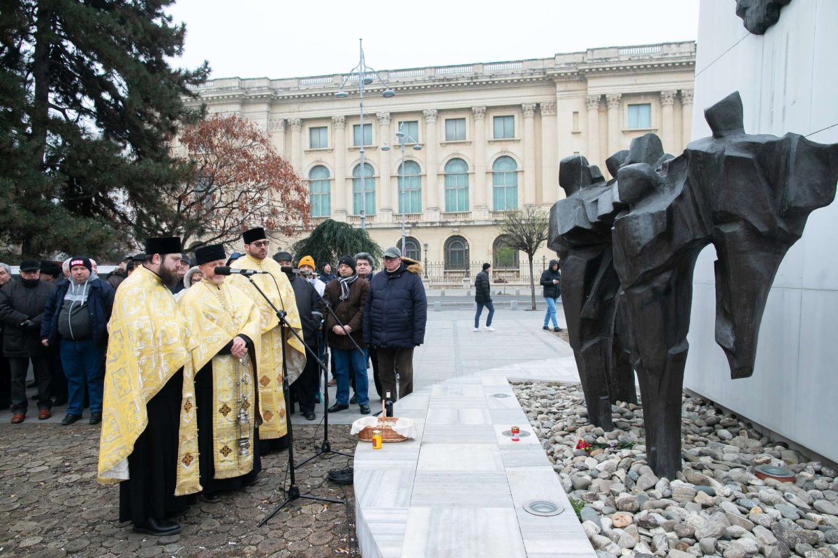 Popasuri de pomenire pentru eroii Revoluției în Capitală 239008