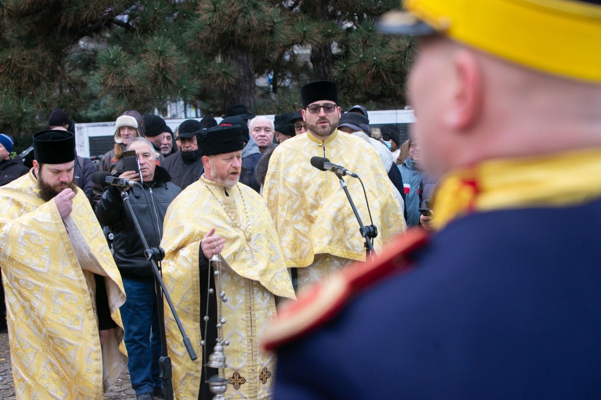 Popasuri de pomenire pentru eroii Revoluției în Capitală 239009