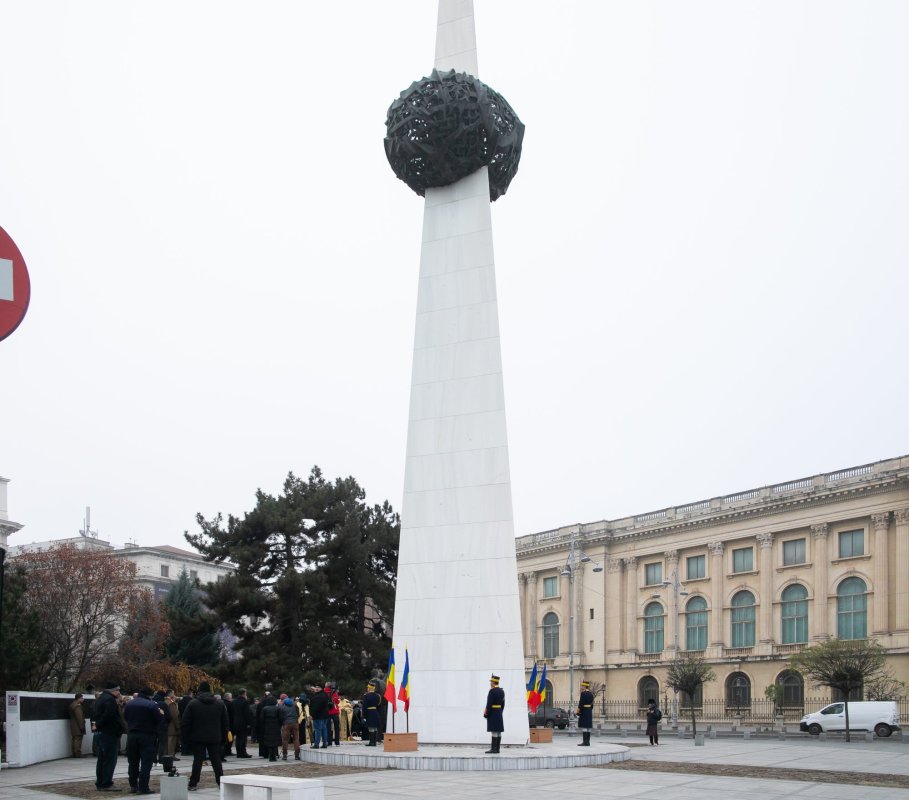 Popasuri de pomenire pentru eroii Revoluției în Capitală 239013