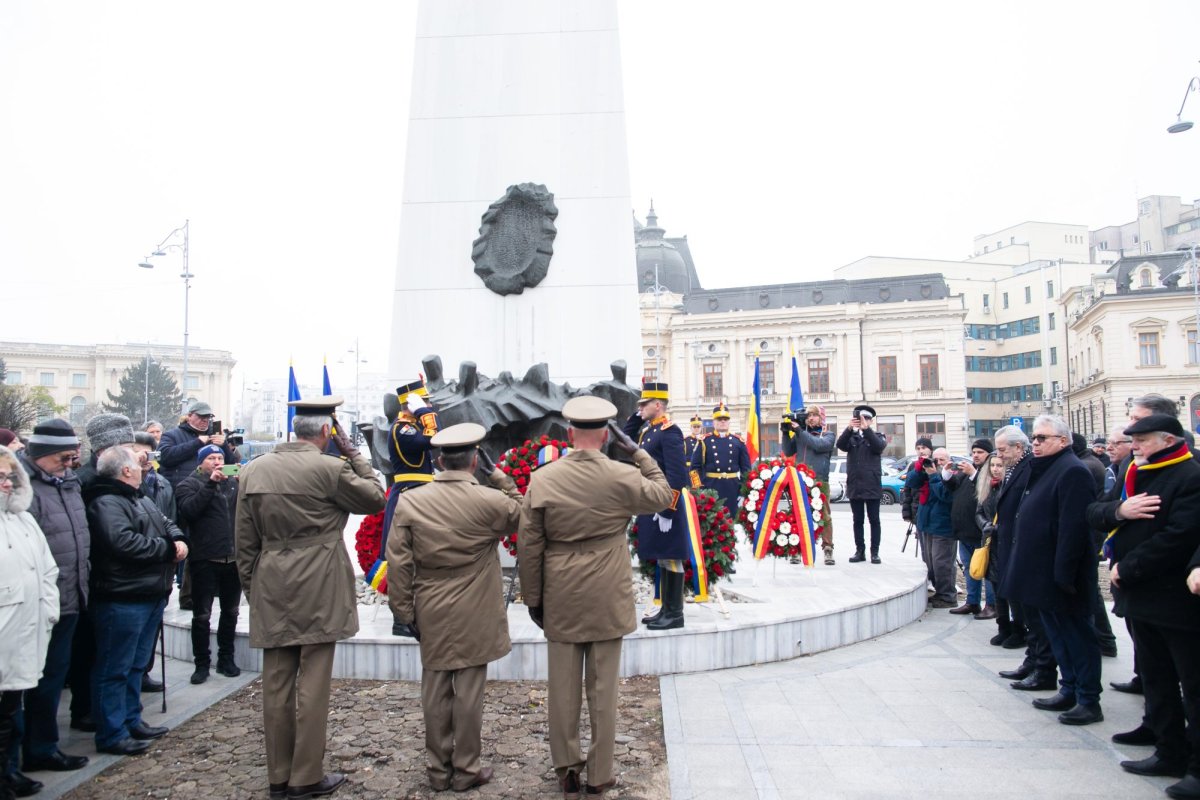 Popasuri de pomenire pentru eroii Revoluției în Capitală 239018