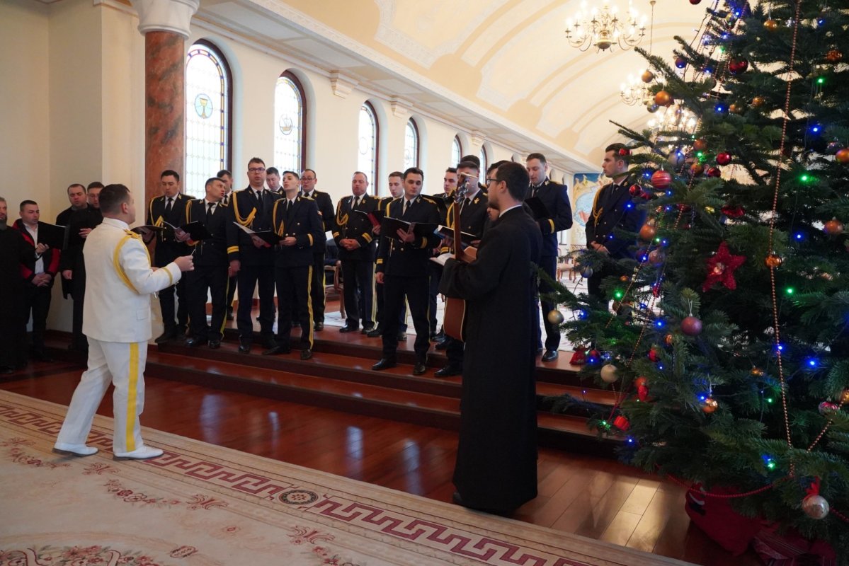 Colindători la Centrul eparhial al Arhiepiscopiei Dunării de Jos 239175