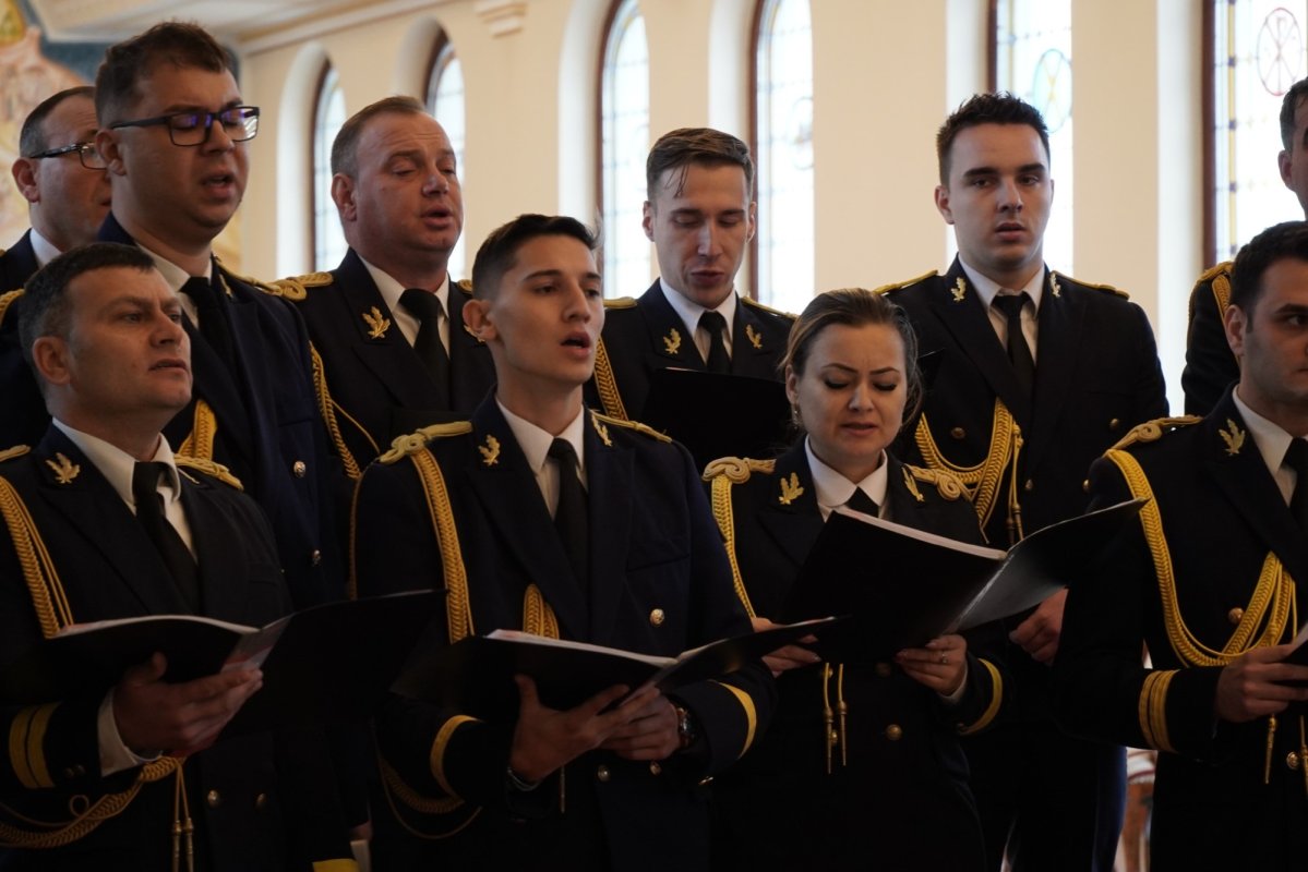 Colindători la Centrul eparhial al Arhiepiscopiei Dunării de Jos 239180