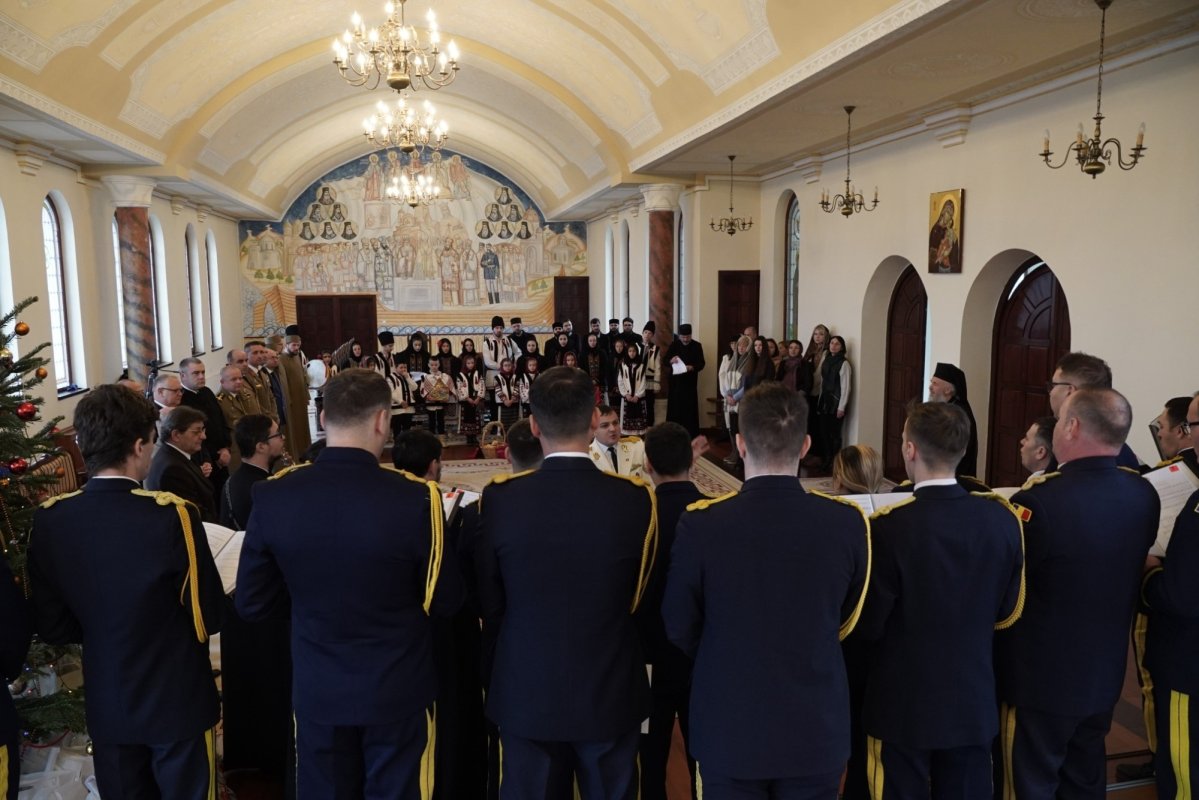 Colindători la Centrul eparhial al Arhiepiscopiei Dunării de Jos 239181