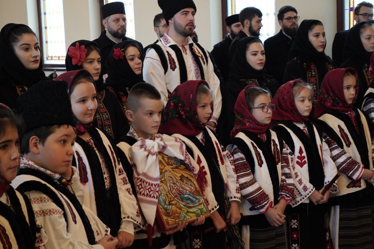 Colindători la Centrul eparhial al Arhiepiscopiei Dunării de Jos 239184