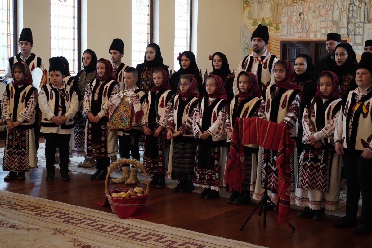 Colindători la Centrul eparhial al Arhiepiscopiei Dunării de Jos 239189