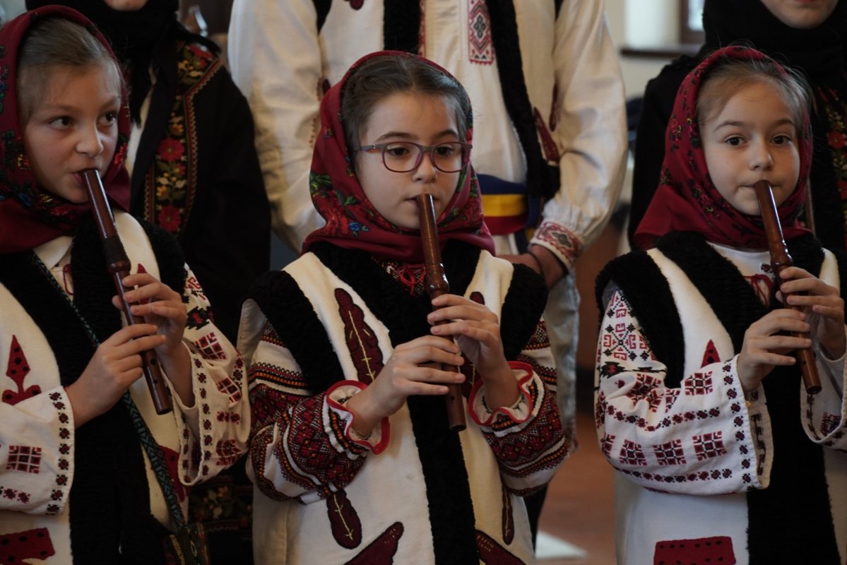 Colindători la Centrul eparhial al Arhiepiscopiei Dunării de Jos 239192