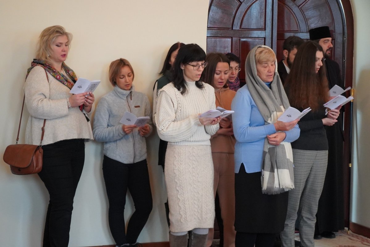 Colindători la Centrul eparhial al Arhiepiscopiei Dunării de Jos 239205