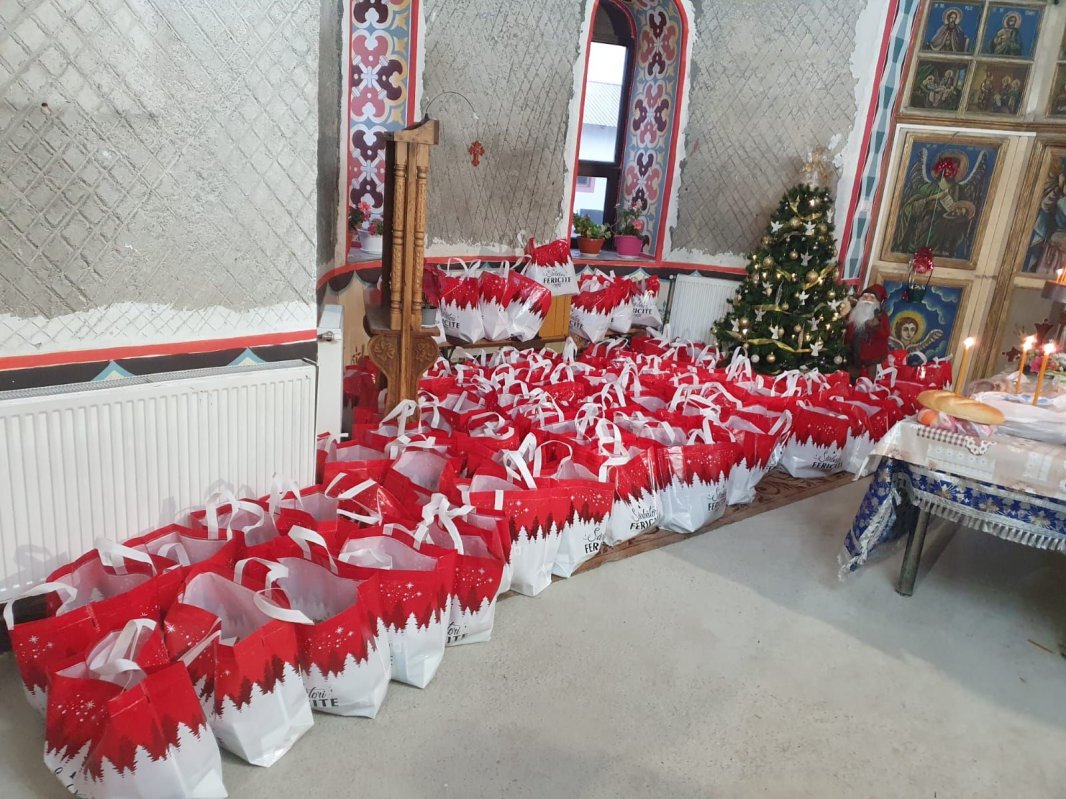 Daruri din Arhiepiscopia Târgoviștei pentru cei neajutorați 239166