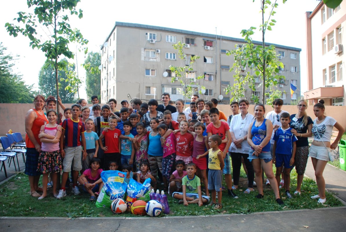 Crăciunul din orfelinat l-a făcut să prețuiască familia și ajutorarea celor suferinzi 238472