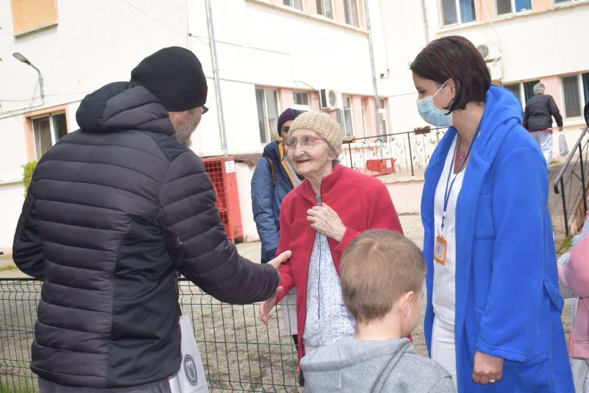 Crăciunul din orfelinat l-a făcut să prețuiască familia și ajutorarea celor suferinzi 238475