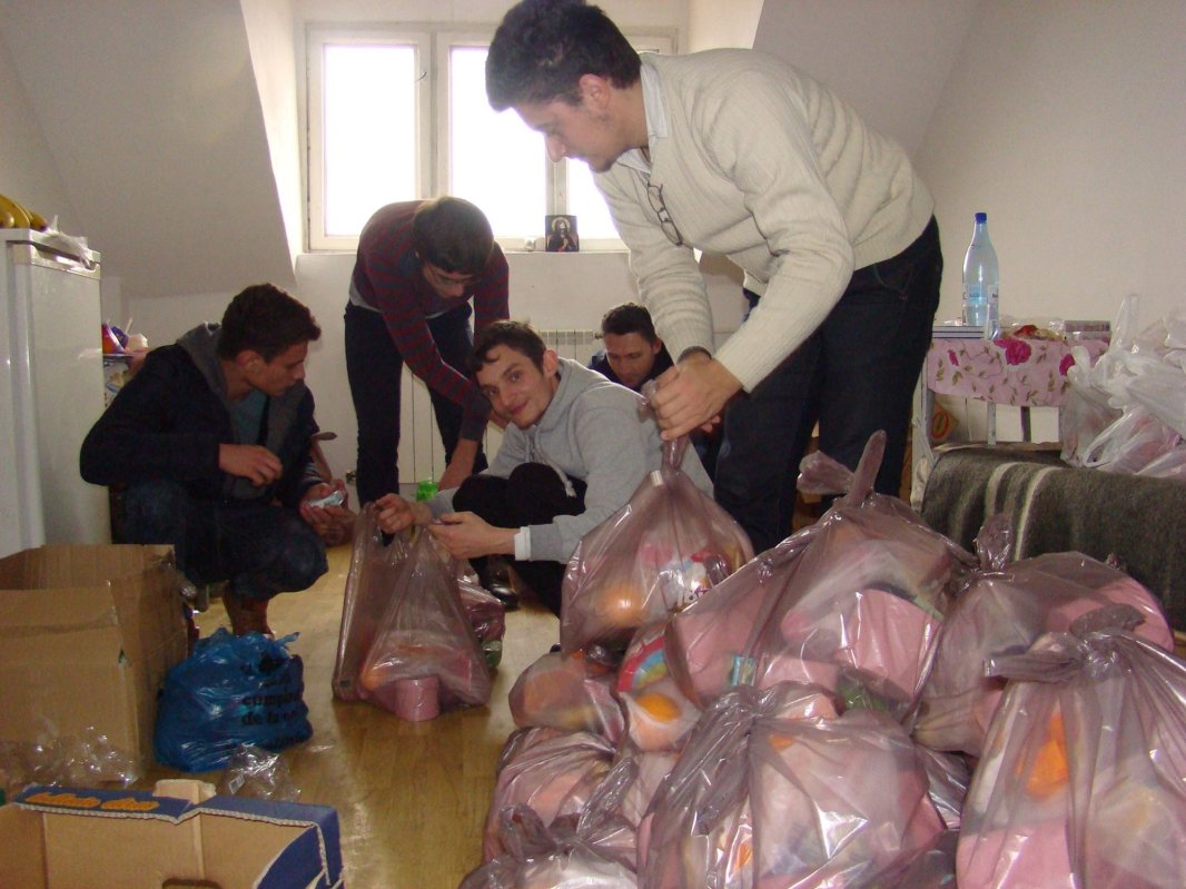 Crăciunul din orfelinat l-a făcut să prețuiască familia și ajutorarea celor suferinzi 238477