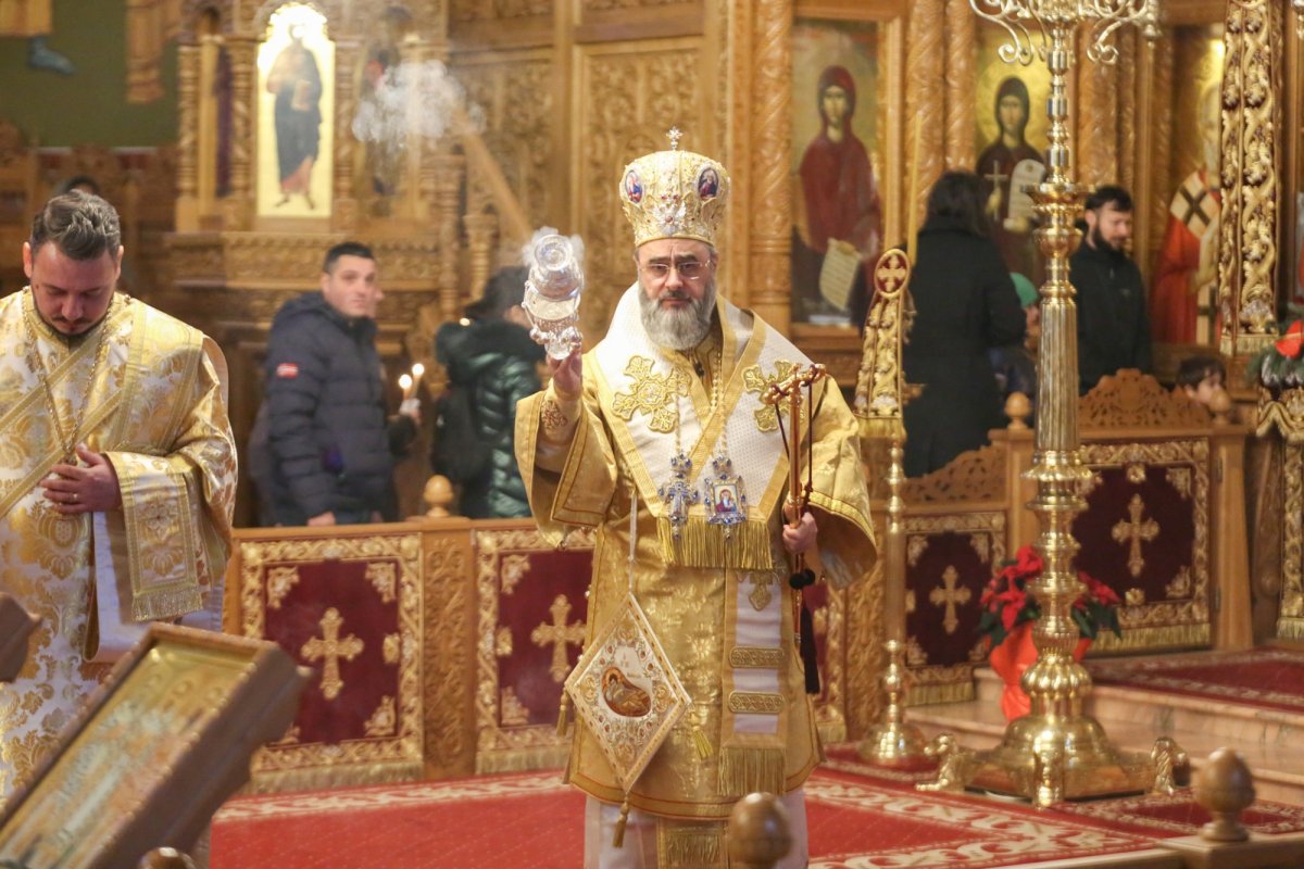 Comuniune de rugăciune la praznicul Nașterii Domnului în Catedrala Arhiepiscopală din Buzău 239382