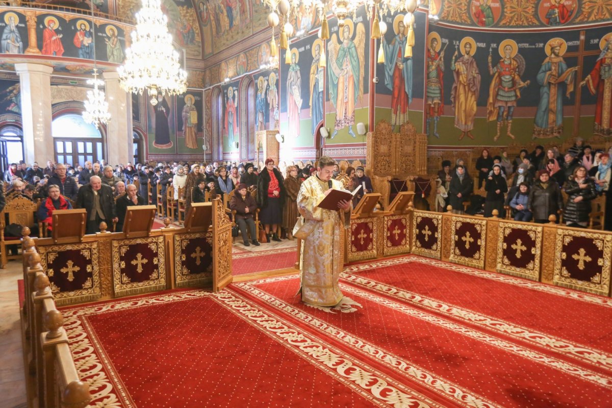 Comuniune de rugăciune la praznicul Nașterii Domnului în Catedrala Arhiepiscopală din Buzău 239384