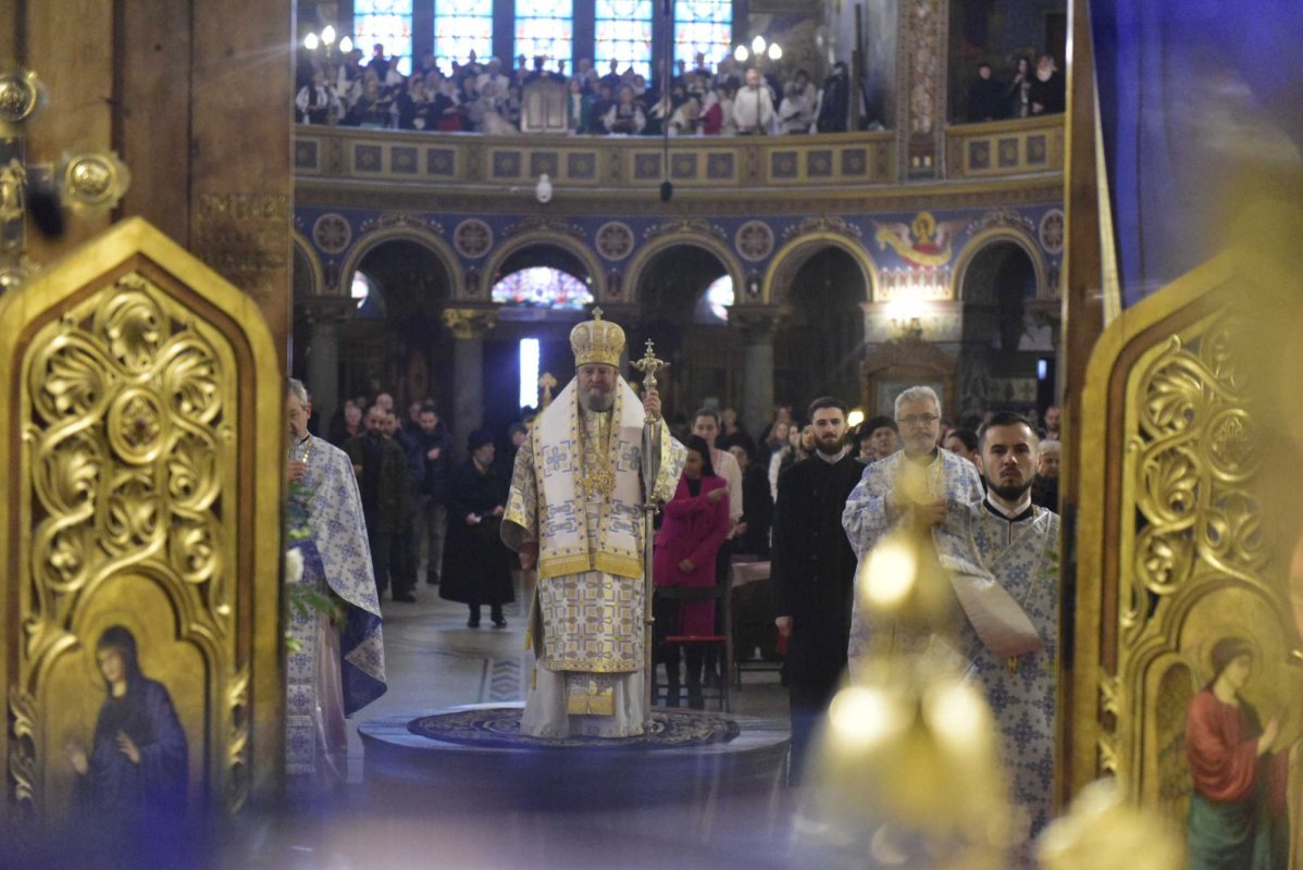 „Nașterea Domnului ne aduce pace și bucurie negrăită în inimile noastre” 239380