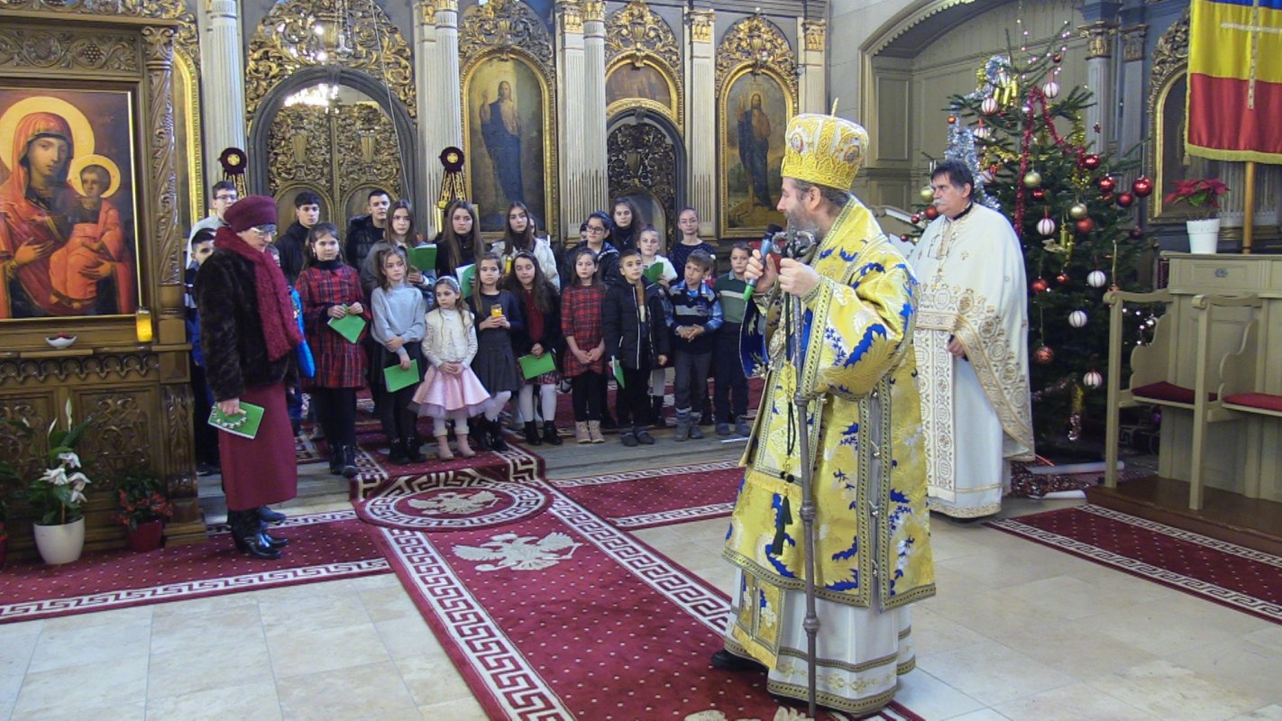 Sfânta Liturghie și serbare de Crăciun la catedrala din Giula 239424