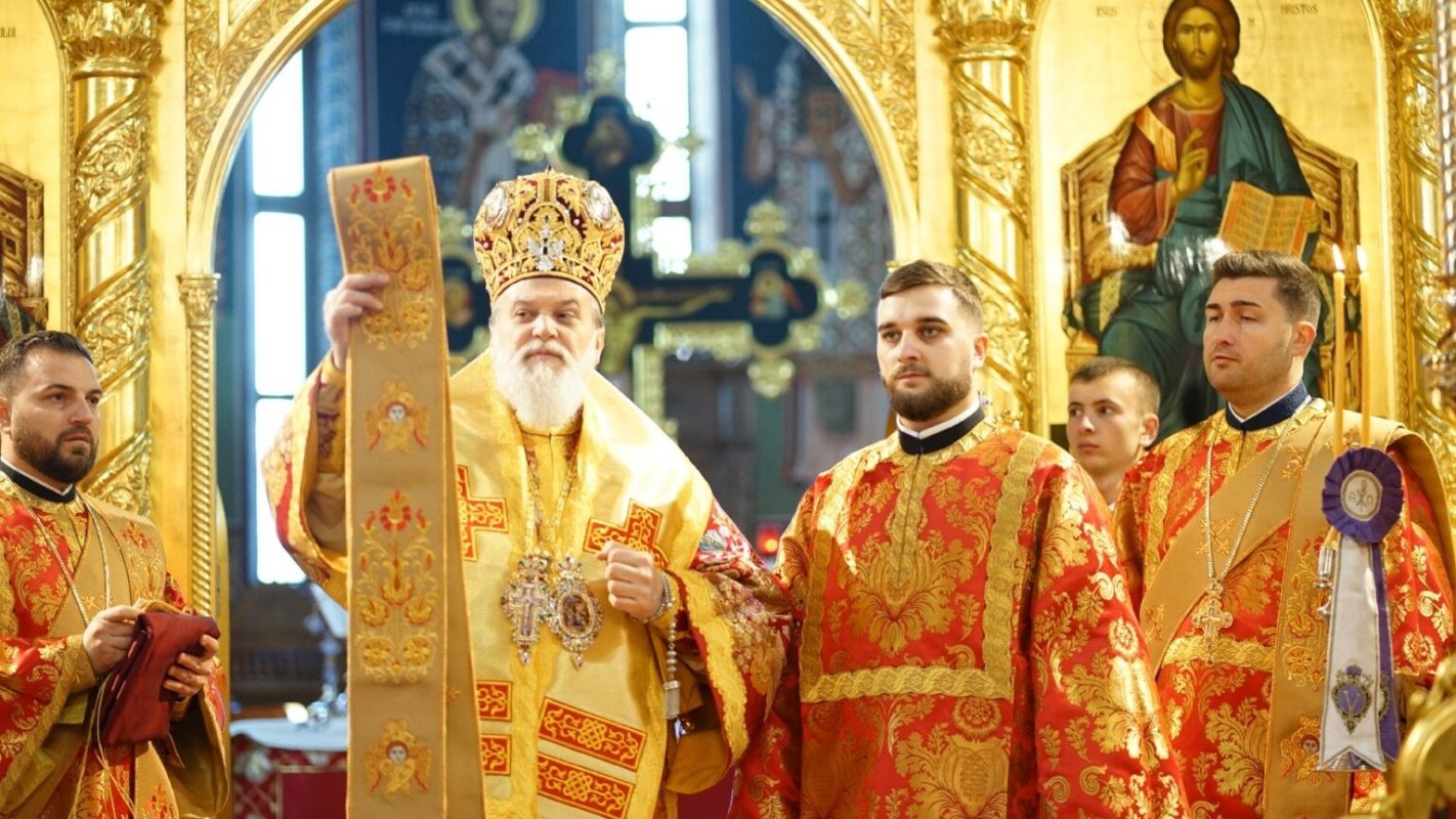 Praznic luminos în eparhii din Muntenia şi Dobrogea 239467