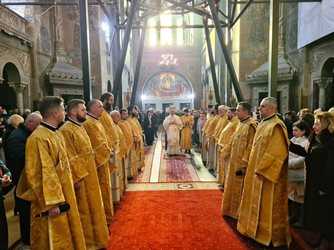 „Tinerii să fie catehizați de cei bătrâni, iar bătrânii să fie ajutați de tineri” 239442