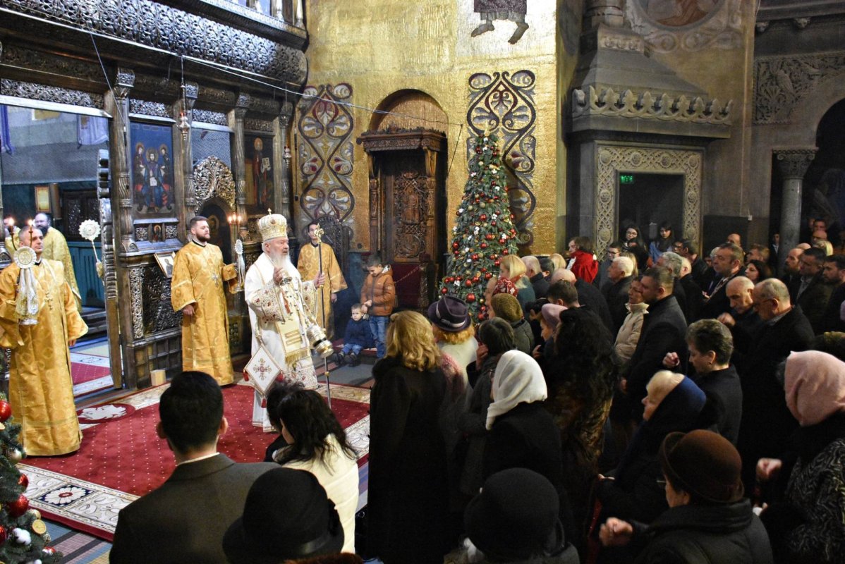 „Tinerii să fie catehizați de cei bătrâni, iar bătrânii să fie ajutați de tineri” 239444