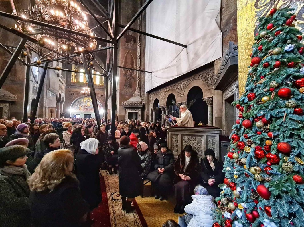 „Tinerii să fie catehizați de cei bătrâni, iar bătrânii să fie ajutați de tineri” 239446