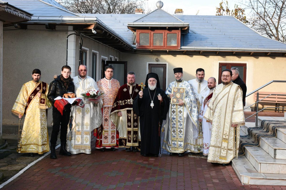 Liturghie arhierească la biserica din Măcin 239548