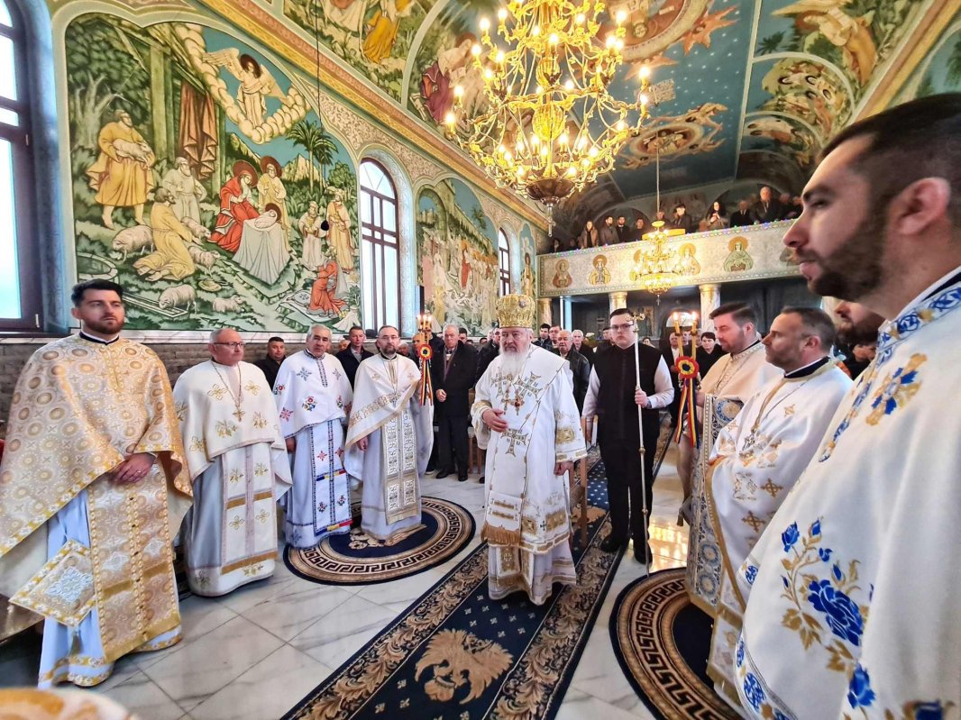 Binecuvântare arhierească în Parohia Mociu I 239625