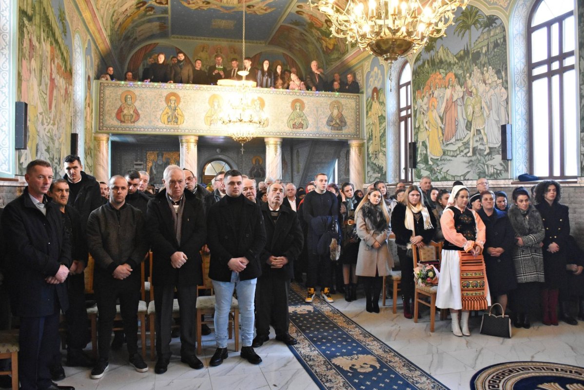 Binecuvântare arhierească în Parohia Mociu I 239626