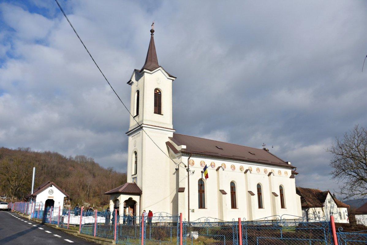 Binecuvântare arhierească în Parohia Mociu I 239628