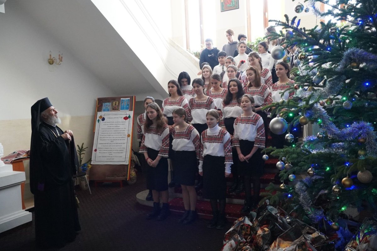 Liturghie şi filantropie în prima zi a noului an la Galaţi 240015