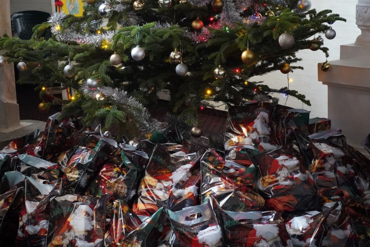 Liturghie şi filantropie în prima zi a noului an la Galaţi 240016