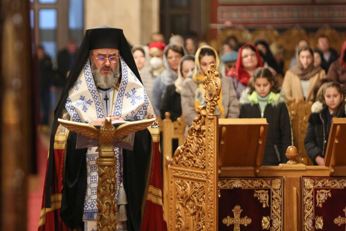 Slujbe de Anul Nou la Catedrala Arhiepiscopală din Buzău 240059