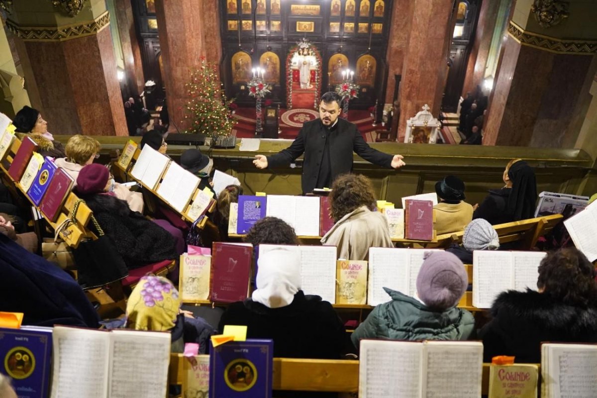 Slujire arhierească la Catedrala Arhiepiscopală din Alba Iulia 240033